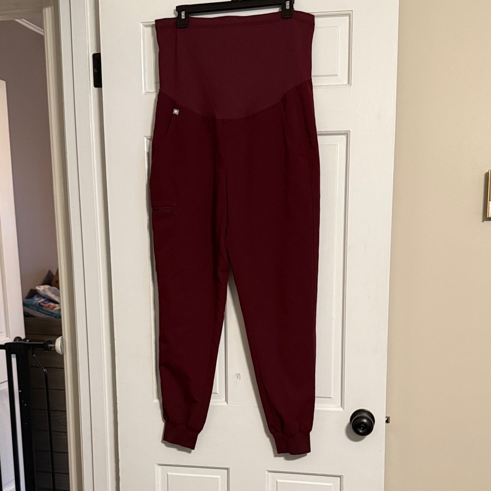 FIGS Maternity scrub pants in Burgundy
